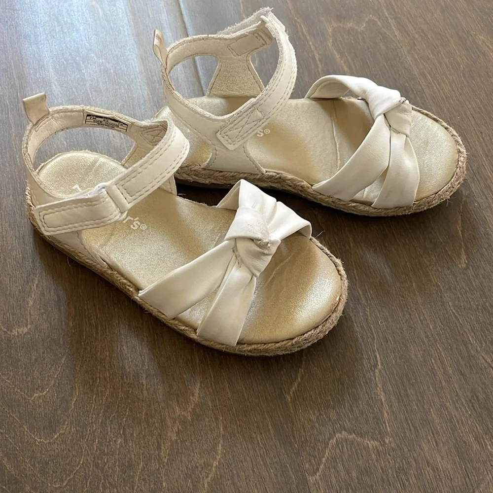 Carter’s 7M toddler white sandals